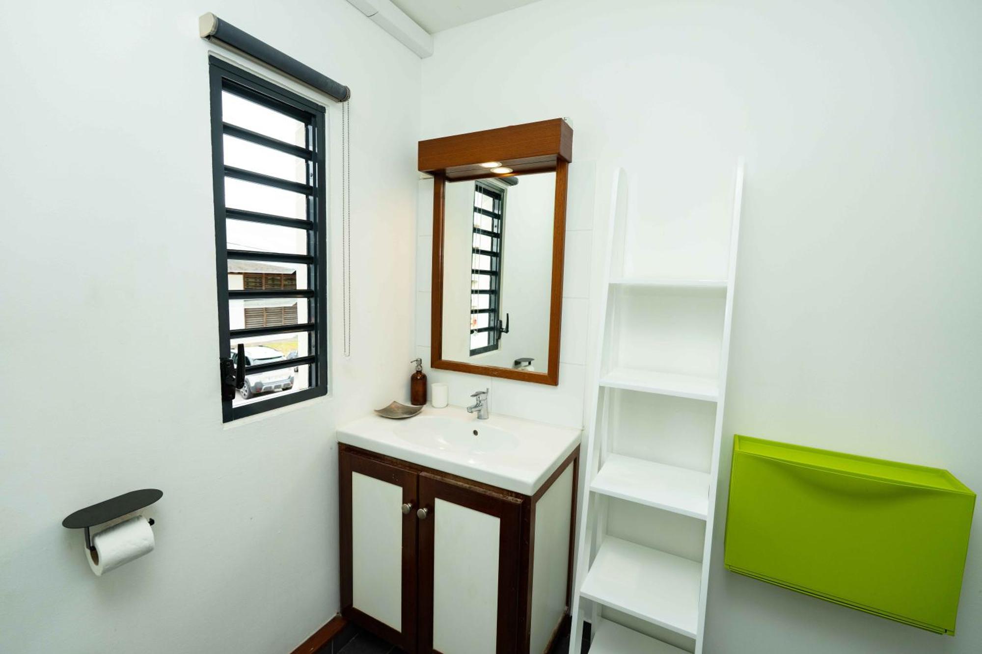 Hibiscus Standing- Appartement Cosy- 2 Chambres Climatisees- Cuisine Equipee- Wifi-Terrasse كايان المظهر الخارجي الصورة